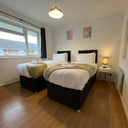 St Denys 2 Bedroom Flat, Convenient Location Next To Station, Great For Contractors Southampton Exterior photo