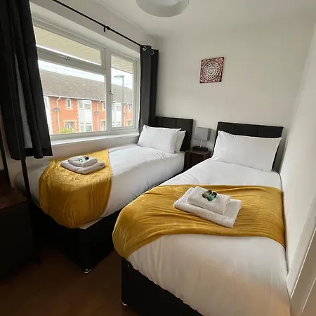 St Denys 2 Bedroom Flat, Convenient Location Next To Station, Great For Contractors Southampton Exterior photo