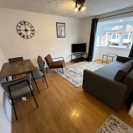 St Denys 2 Bedroom Flat, Convenient Location Next To Station, Great For Contractors Southampton Exterior photo